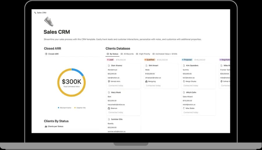 CRM di vendita costruito su Notion aperto su un portatile
